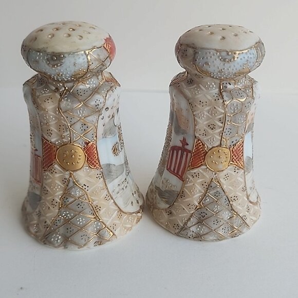 Antique Royal Satsuma Nippon Salt & Pepper Shaker Set Hand Painted Textured - Picture 3 of 7